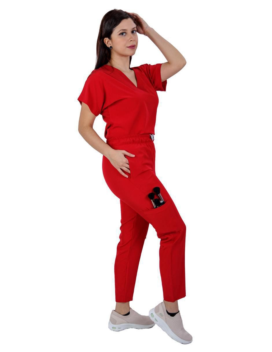 Pijama quirúrgica estilo relajado para mujer 2