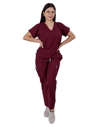 Pijama quirúrgica estilo relajado para mujer