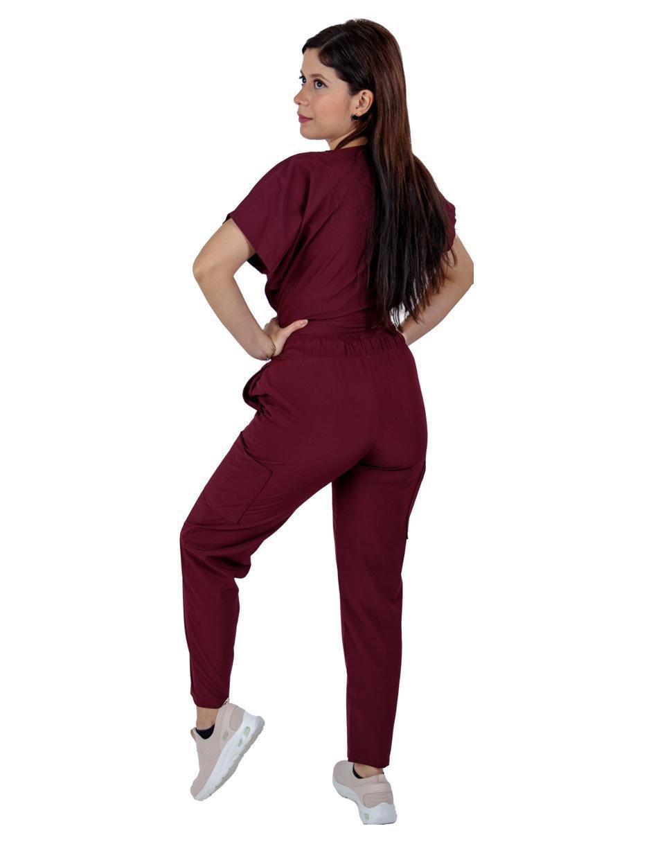Pijama quirúrgica estilo relajado para mujer 3