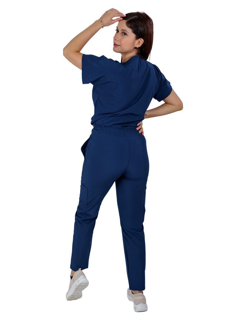 Pijama quirúrgica estilo relajado para mujer 3