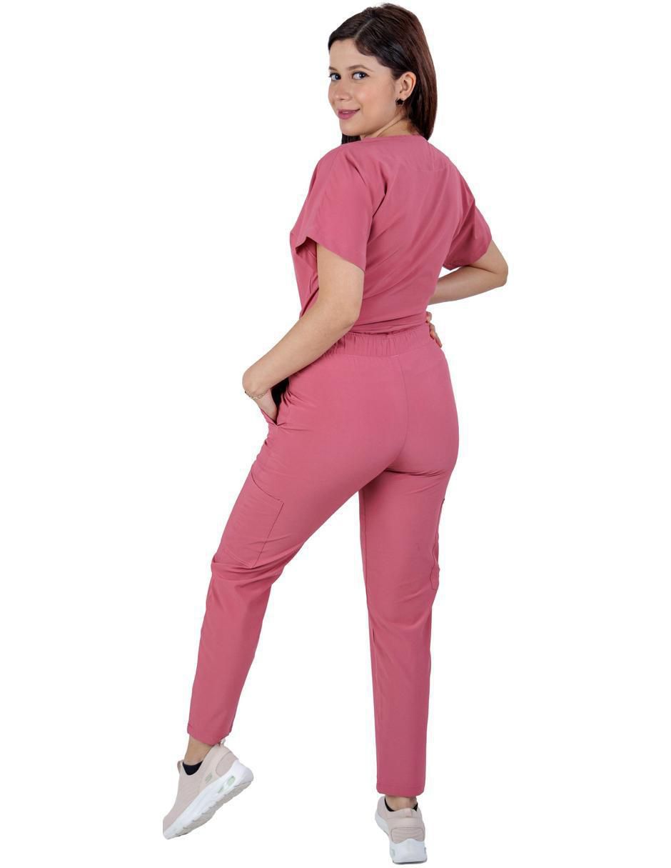 Pijama quirúrgica estilo relajado para mujer 3