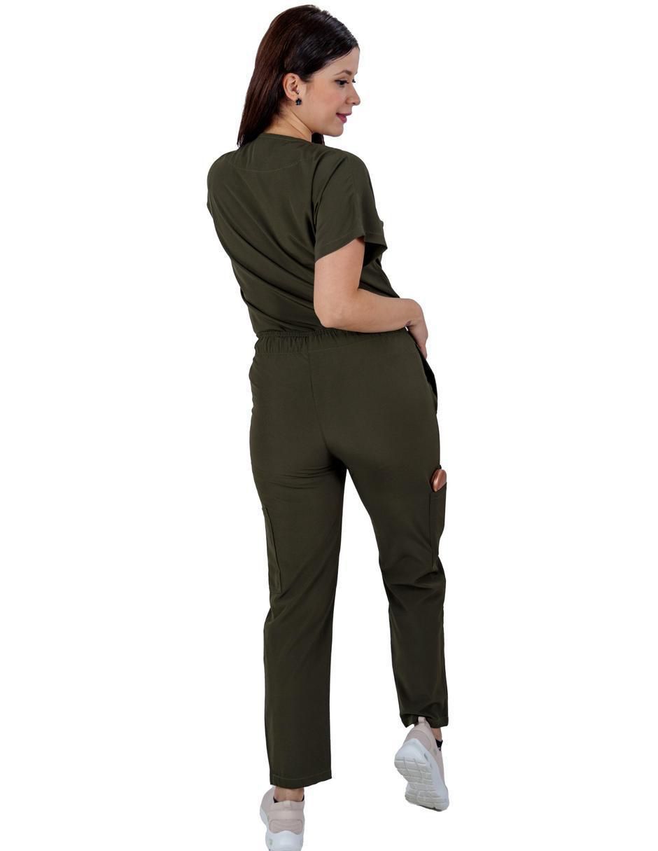 Pijama quirúrgica estilo relajado para mujer 3