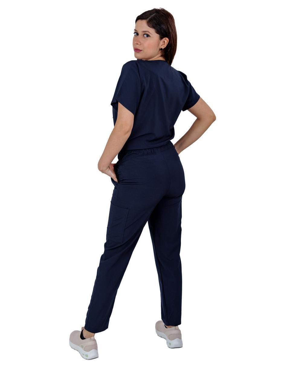 Pijama quirúrgica estilo relajado para mujer 3
