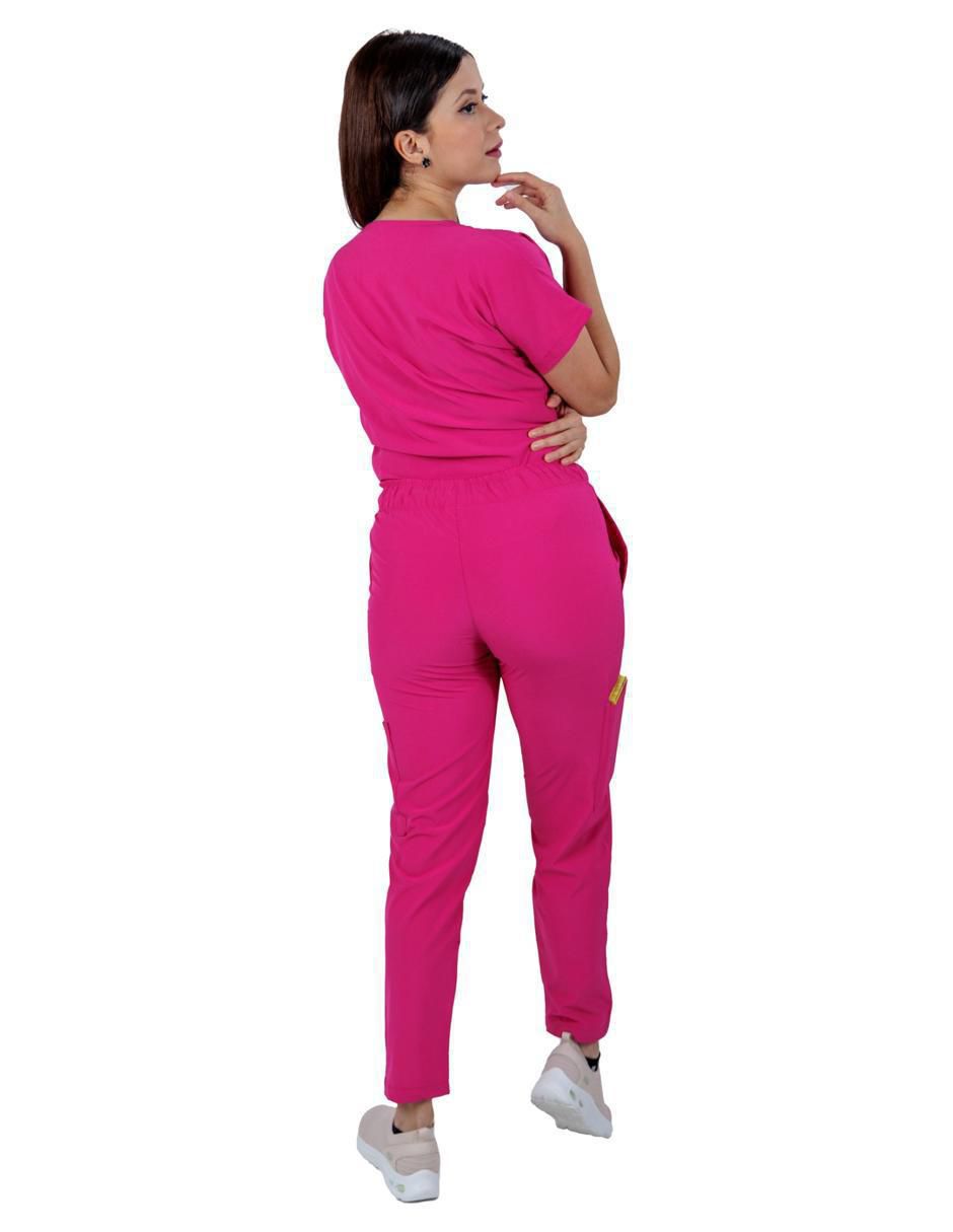 Pijama quirúrgica estilo relajado para mujer 3