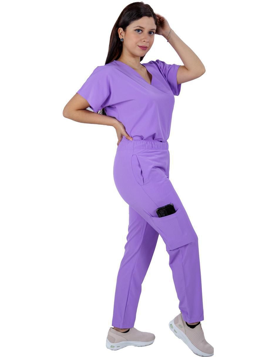 Pijama quirúrgica estilo relajado para mujer 2