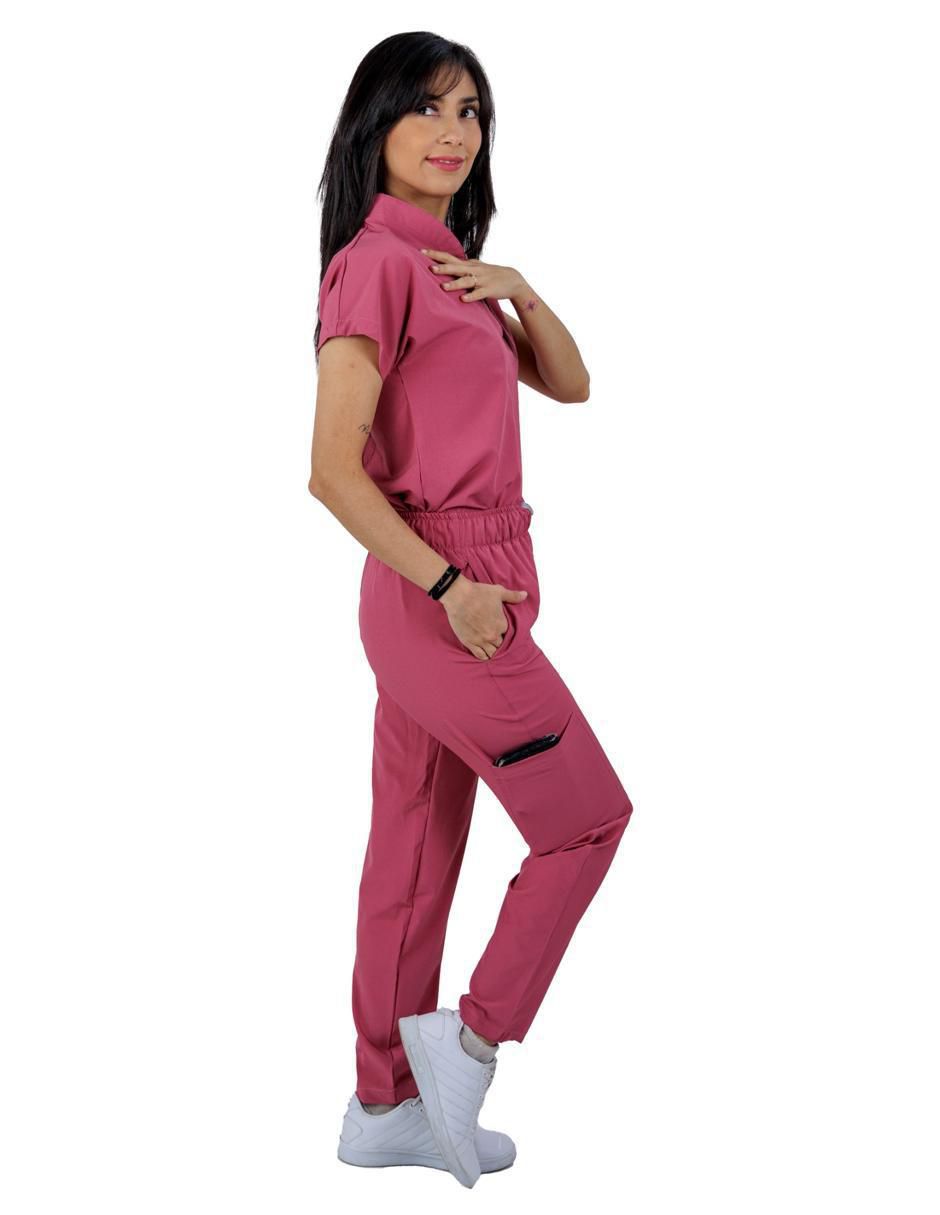 Pijama quirúrgica estilo relajado para mujer 2