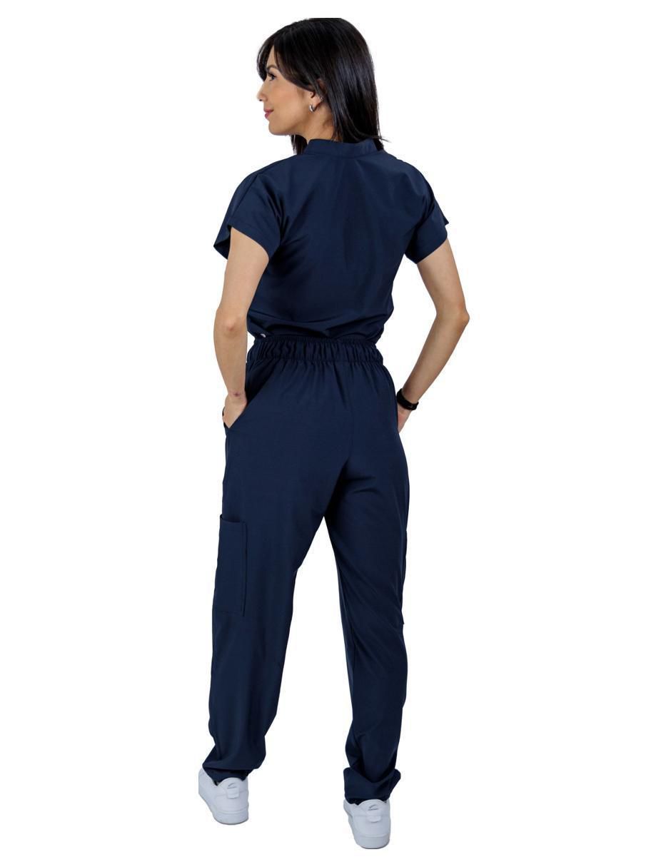 Pijama quirúrgica estilo relajado para mujer 3