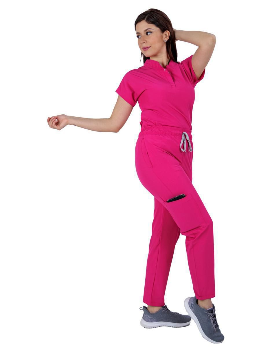 Pijama quirúrgica estilo relajado para mujer 2