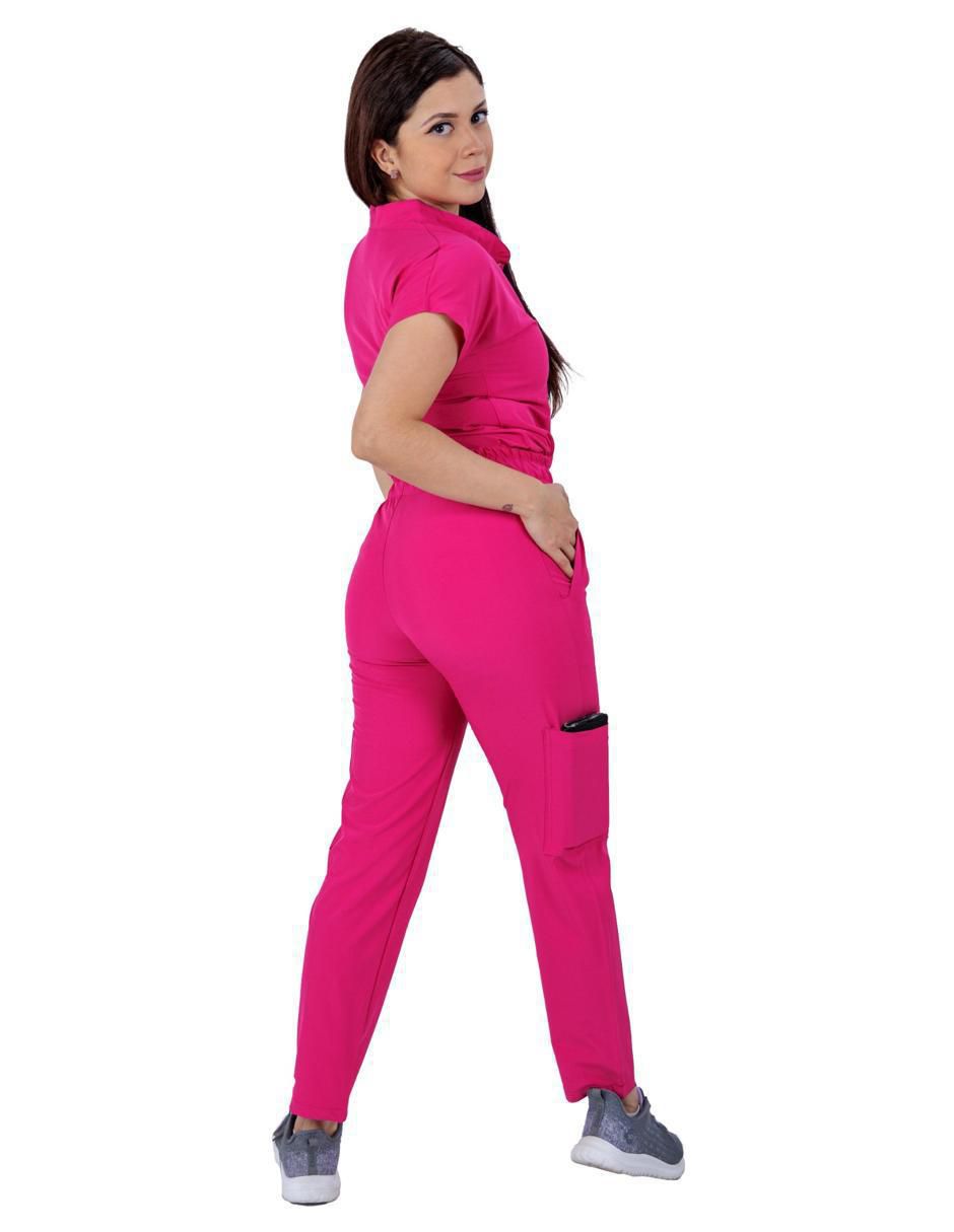 Pijama quirúrgica estilo relajado para mujer 3
