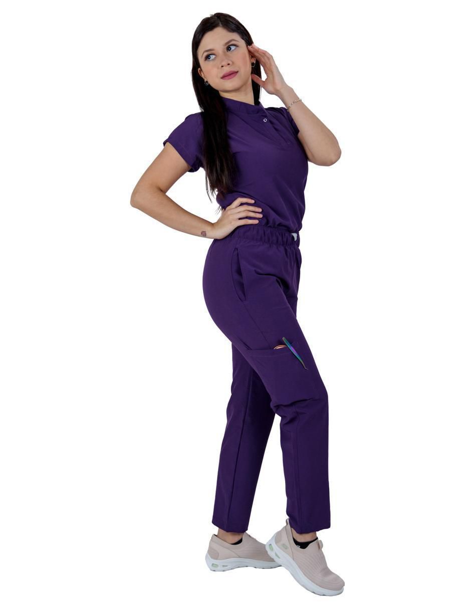 Pijama quirúrgica estilo relajado para mujer 2
