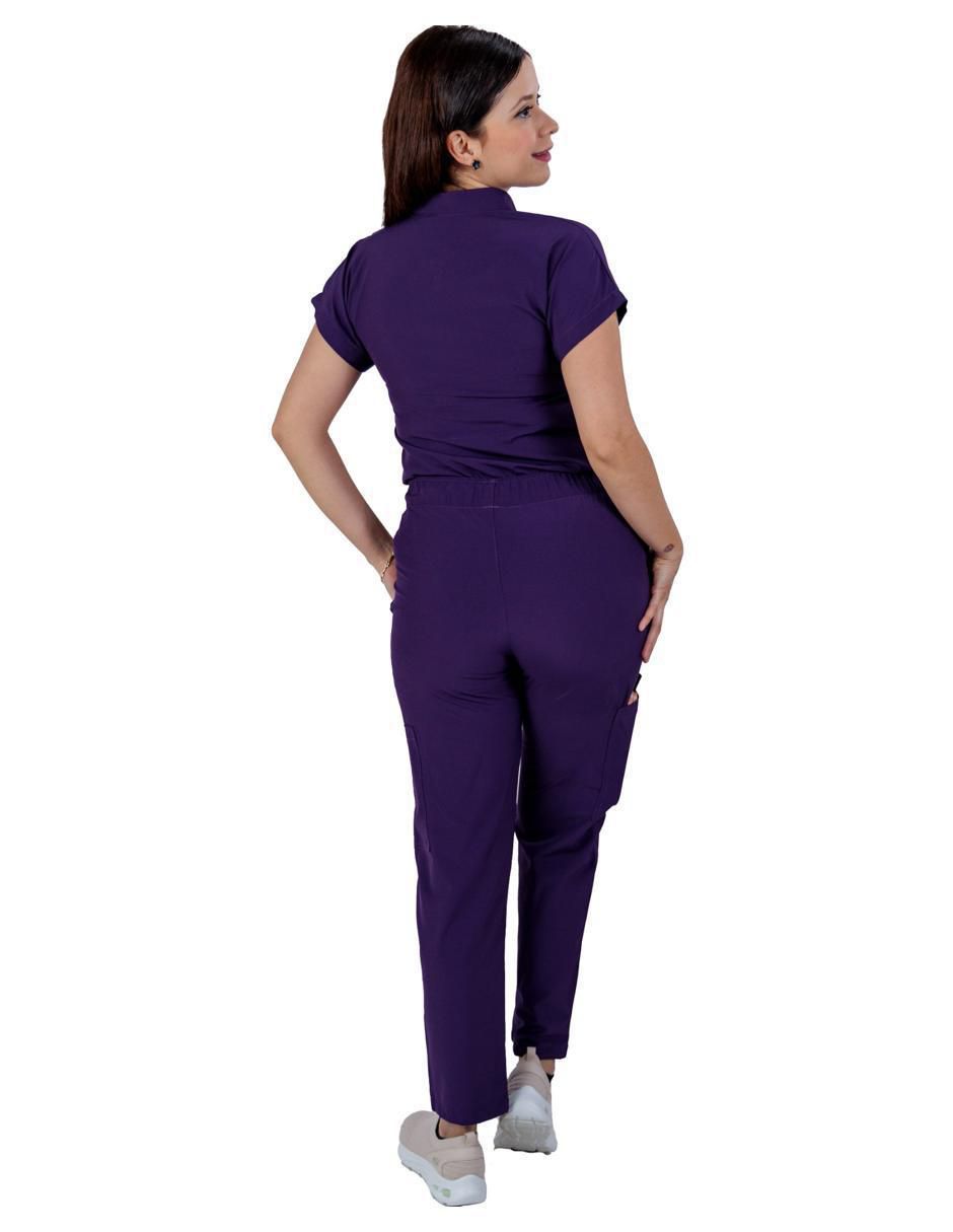 Pijama quirúrgica estilo relajado para mujer 3