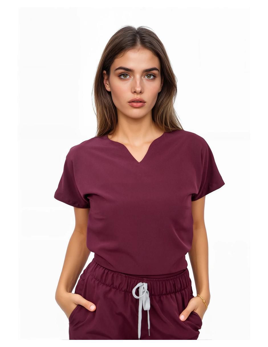 Uniforme estilo relajado para mujer 2