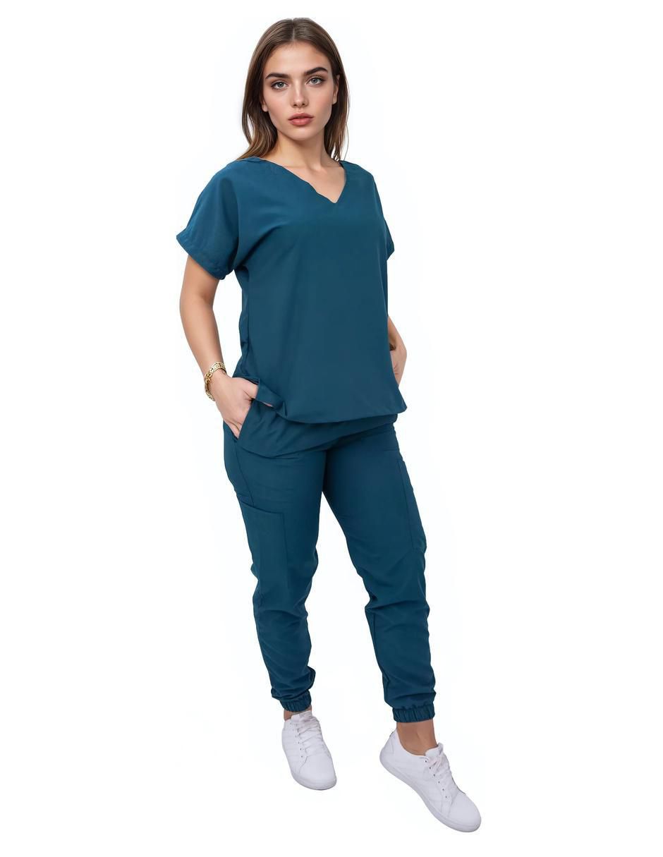 Uniforme estilo relajado para mujer Uniforme estilo relajado para mujer