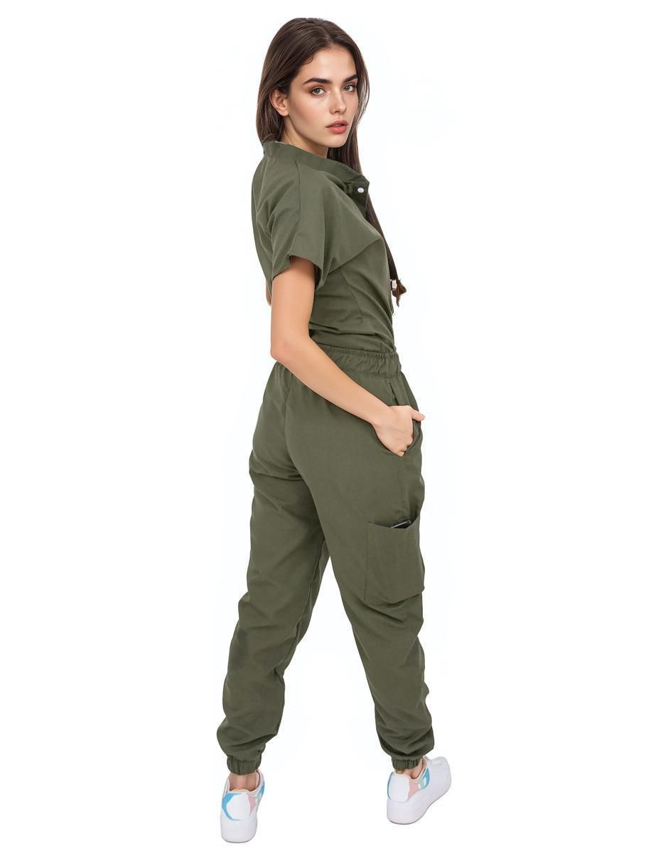 Pijama quirúrgica estilo relajado para mujer 3
