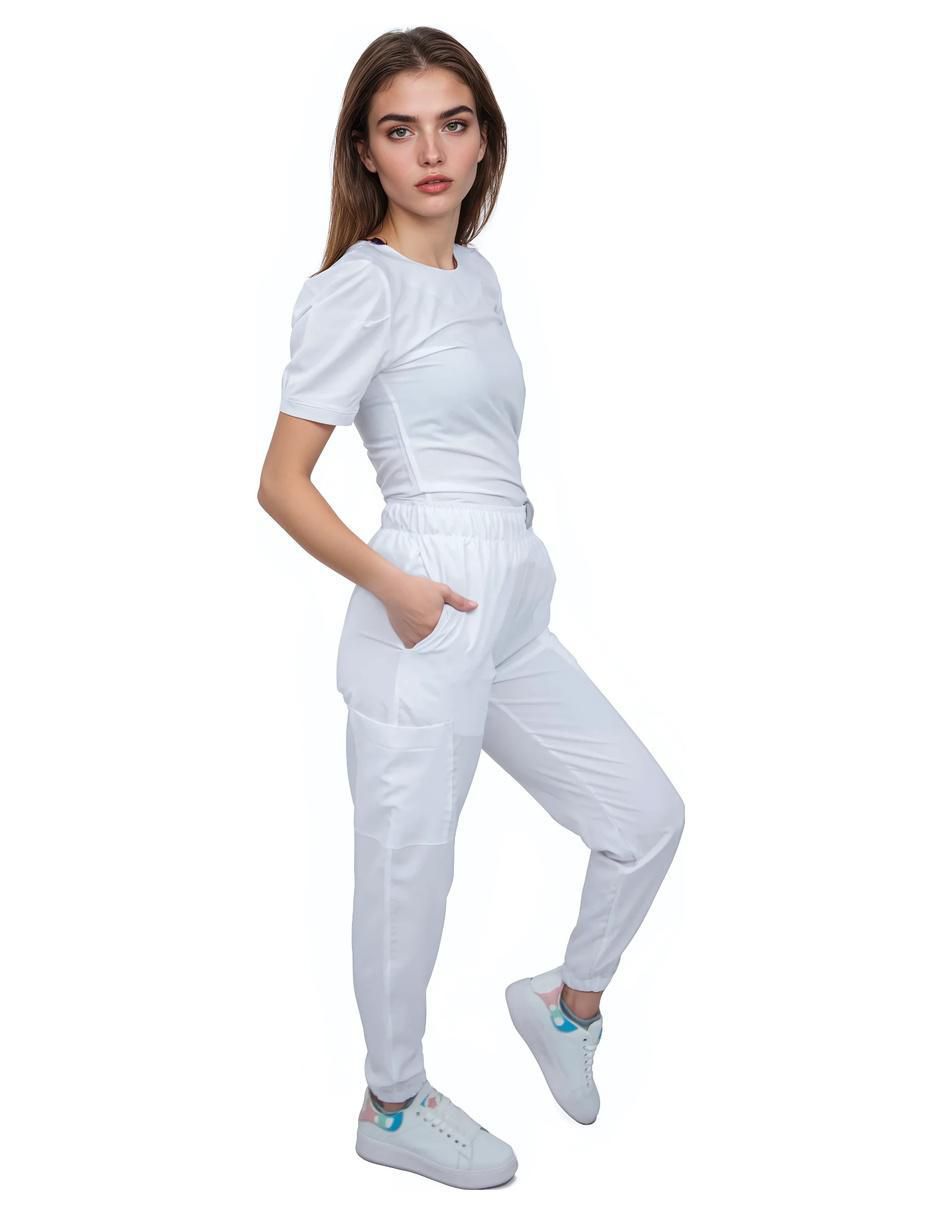 Pijama quirúrgica estilo relajado para mujer 3