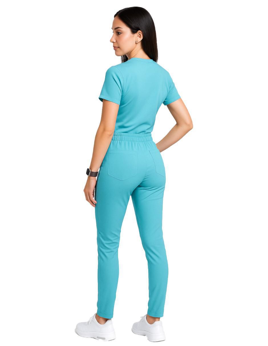 Pijama quirúrgica estilo relajado para mujer 3