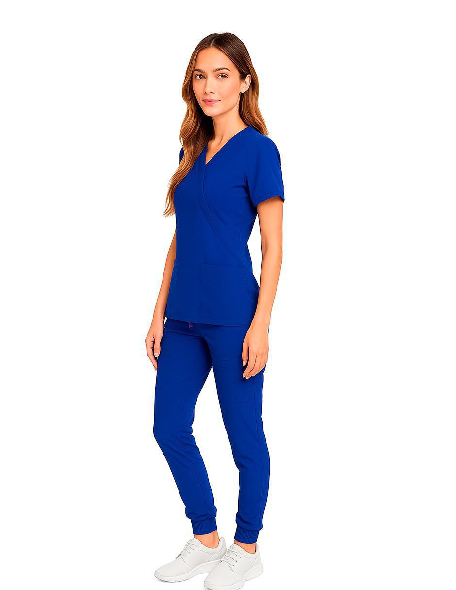 Uniforme estilo relajado para mujer Uniforme estilo relajado para mujer