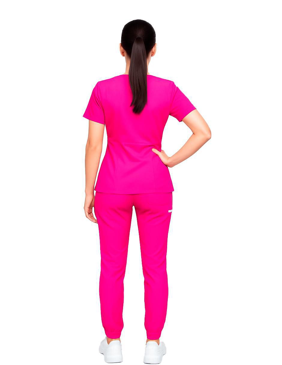 Uniforme estilo relajado para mujer 3