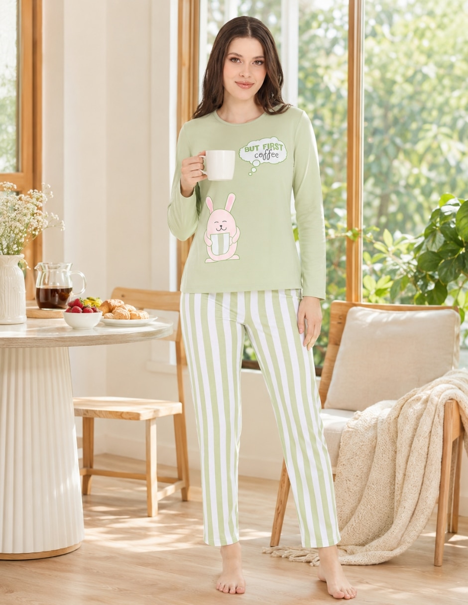 Conjunto pijama para mujer Conjunto pijama para mujer