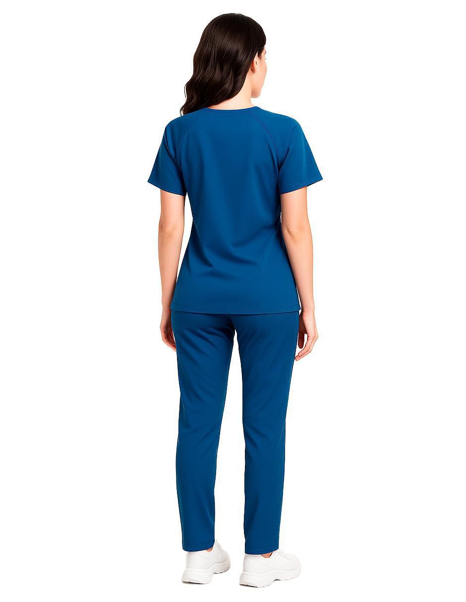 Pijama quirúrgica estilo relajado para mujer 3