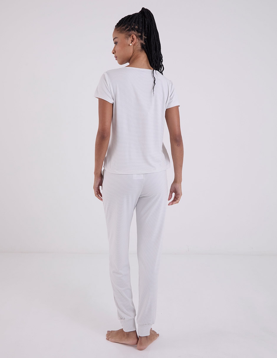 Conjunto pijama para mujer 11