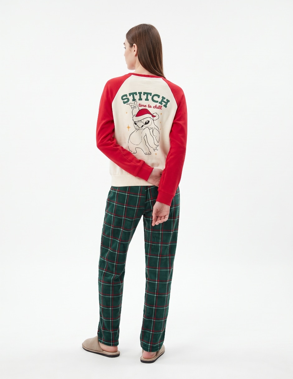 Conjunto pijama navideña Stitch para mujer 2