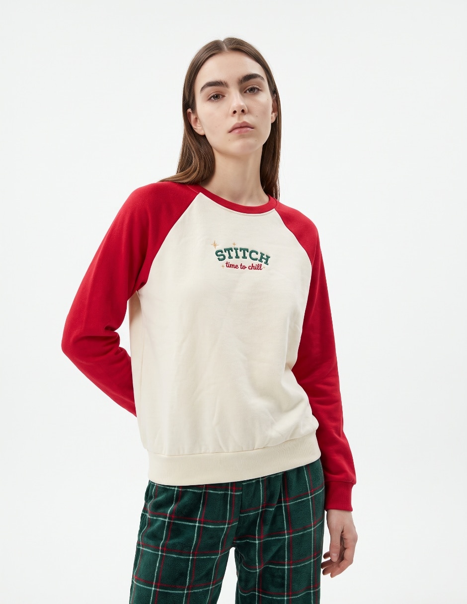 Conjunto pijama navideña Stitch para mujer 3