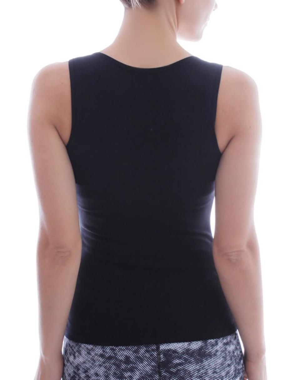 Camiseta cuello V de algodón pima 3